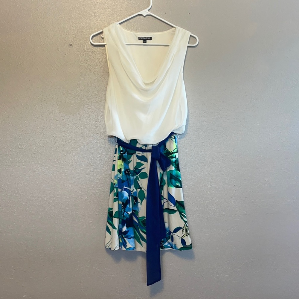 Medium Express white/floral midi dress